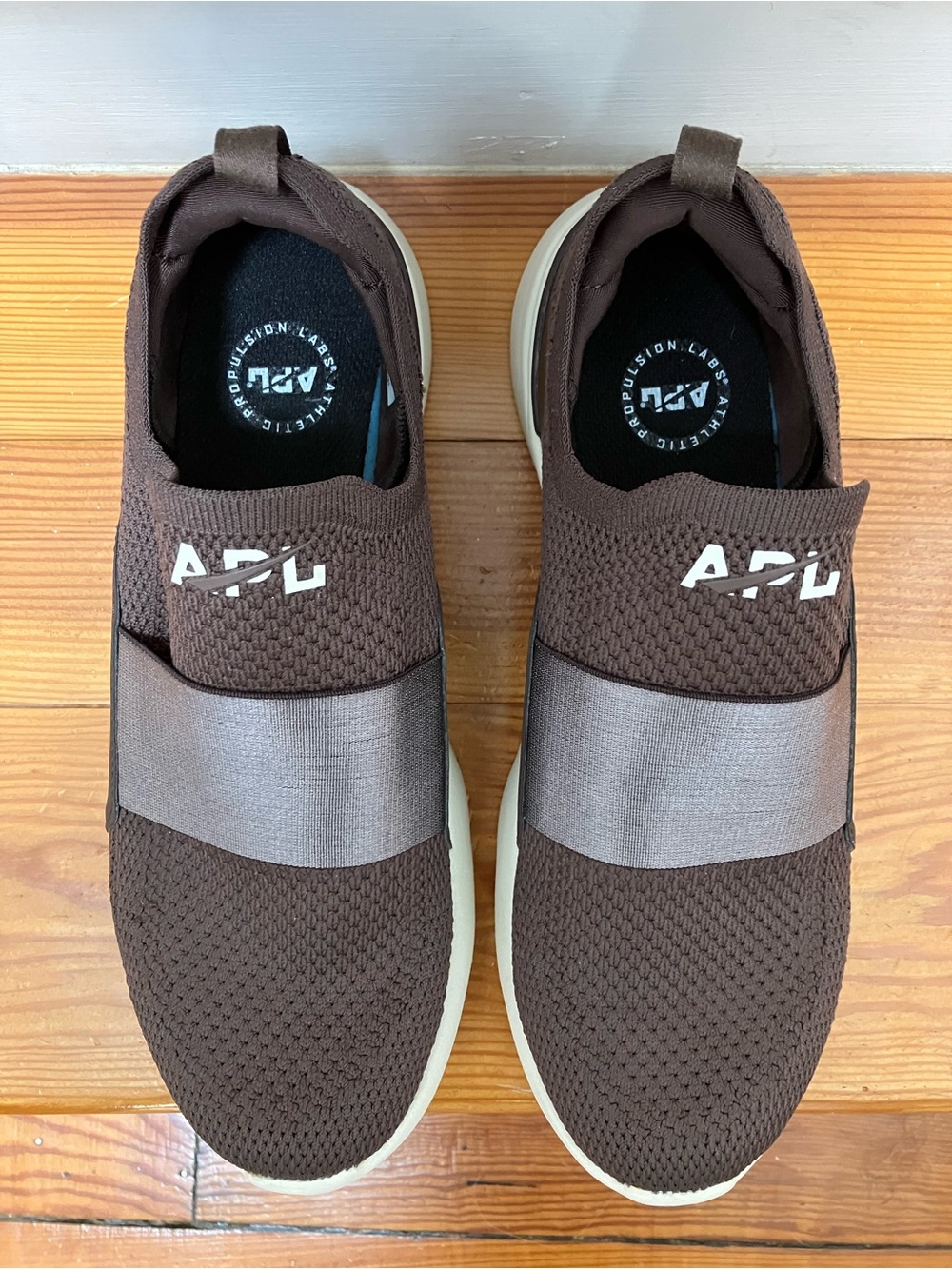 Like New APL Techloom Bliss Chocolate Brown Running Shoes Sneakers Slip On 8.5